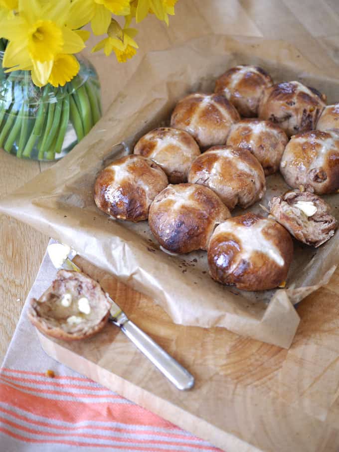 Chocolate Orange Hot Cross Bun - A delicious teatime treat for Easter, a twist on the original and a really fun bake over the spring holiday period. | http://fatburn.news