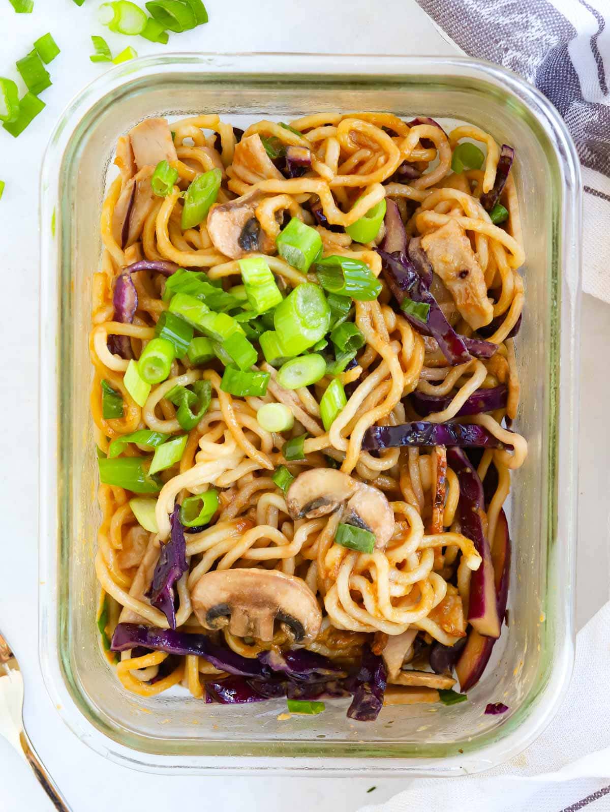 Homemade instant noodles with vegetables make a quick 10 minute meal