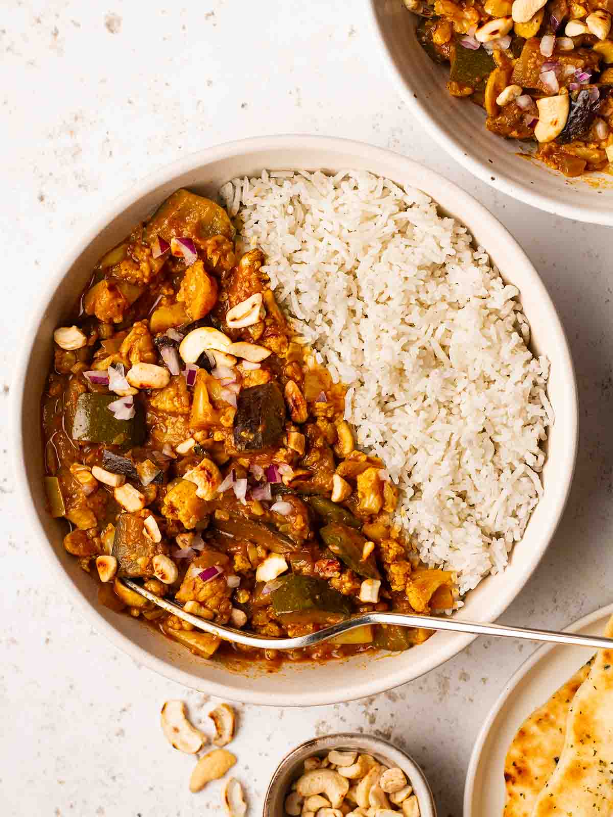 Easy slow cooker vegan and vegetarian curry recipe.