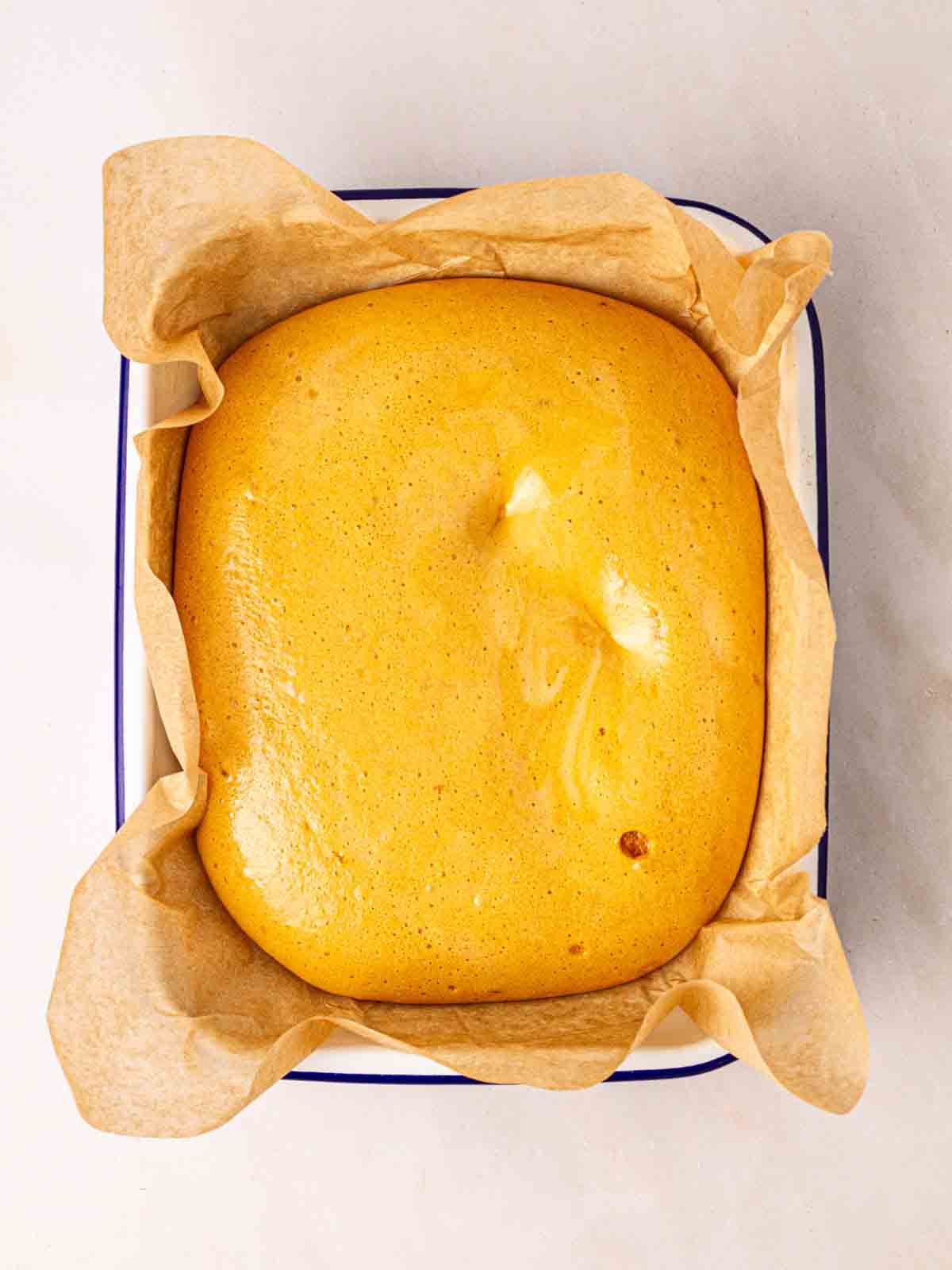 A tray with honeycomb inside for step 5 in the recipe method.